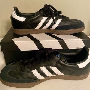 Adidas Men's Black and White Sambas